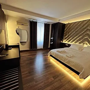 Tirana Central Rooms Tiran